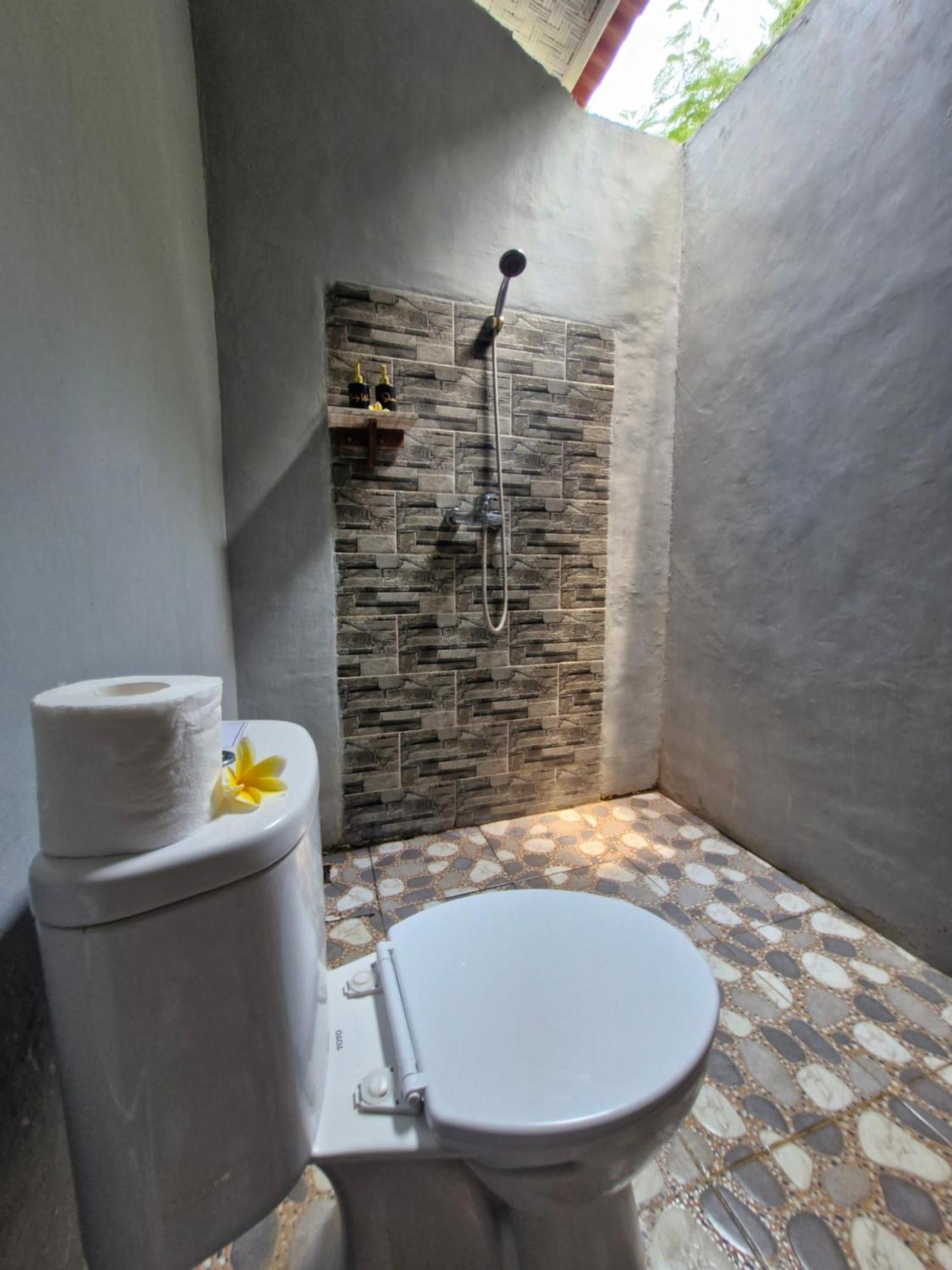 The Layar Homestay Batununggul Exteriör bild