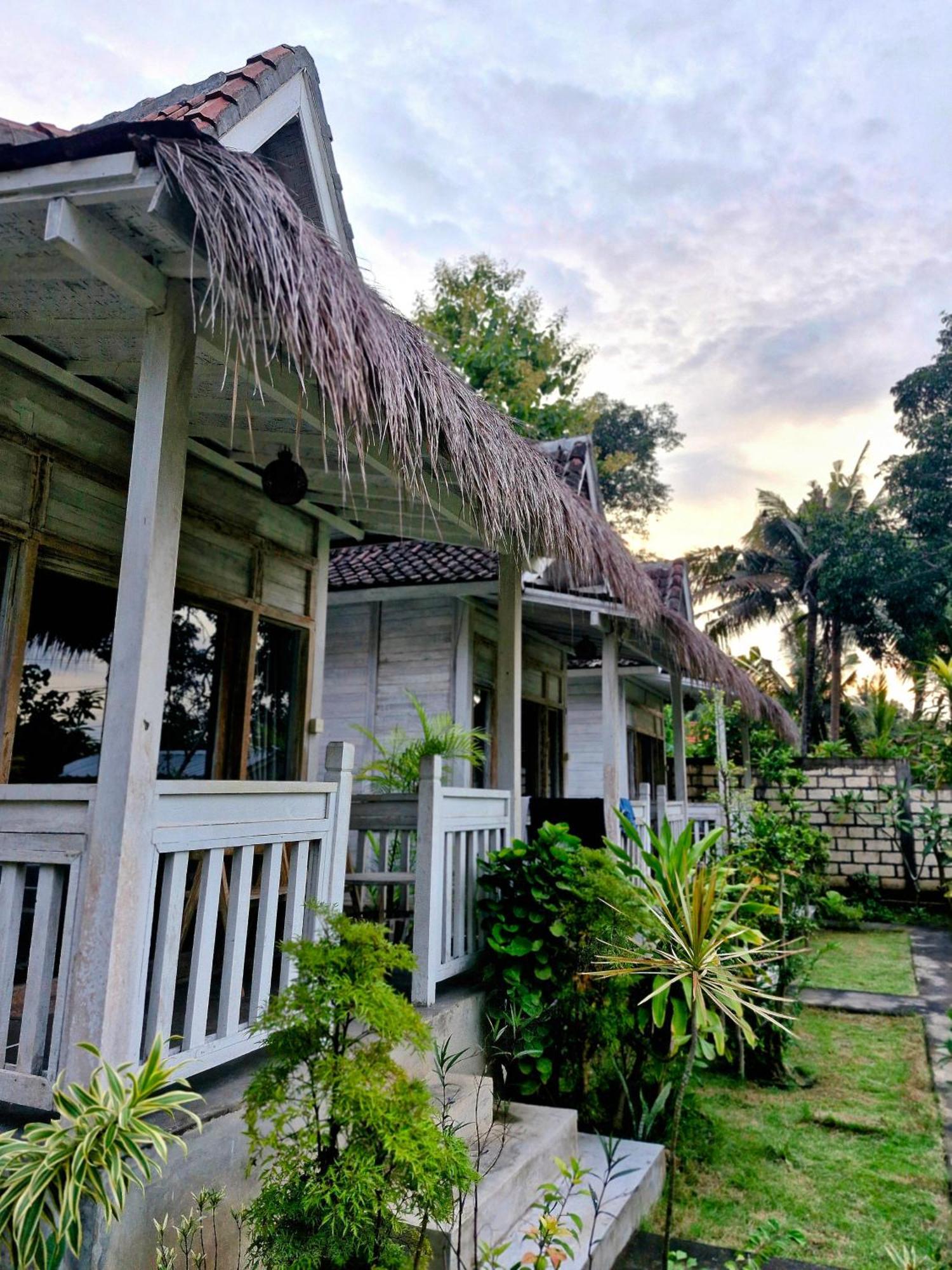The Layar Homestay Batununggul Exteriör bild